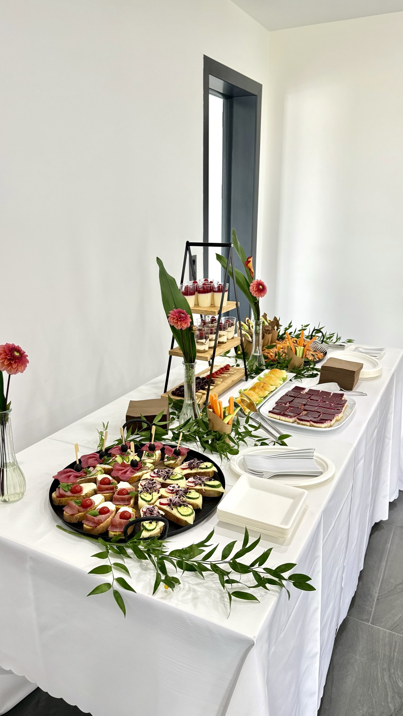 Catering für eine private Feier mit Stehtischen